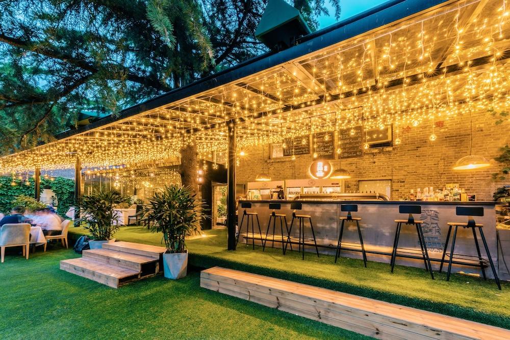 Time Traveller Hotel- Near Beijing Yonghe Lama Temple, Ghost Street, Beihai Park, Jingshan Park, Drum Tower, Houhai Bar Street, Tian'Anmen Square, Located In Beijing Traditional Hutongs, 5 Minutes Away From Subway, Free Laundry Serive Exterior foto
