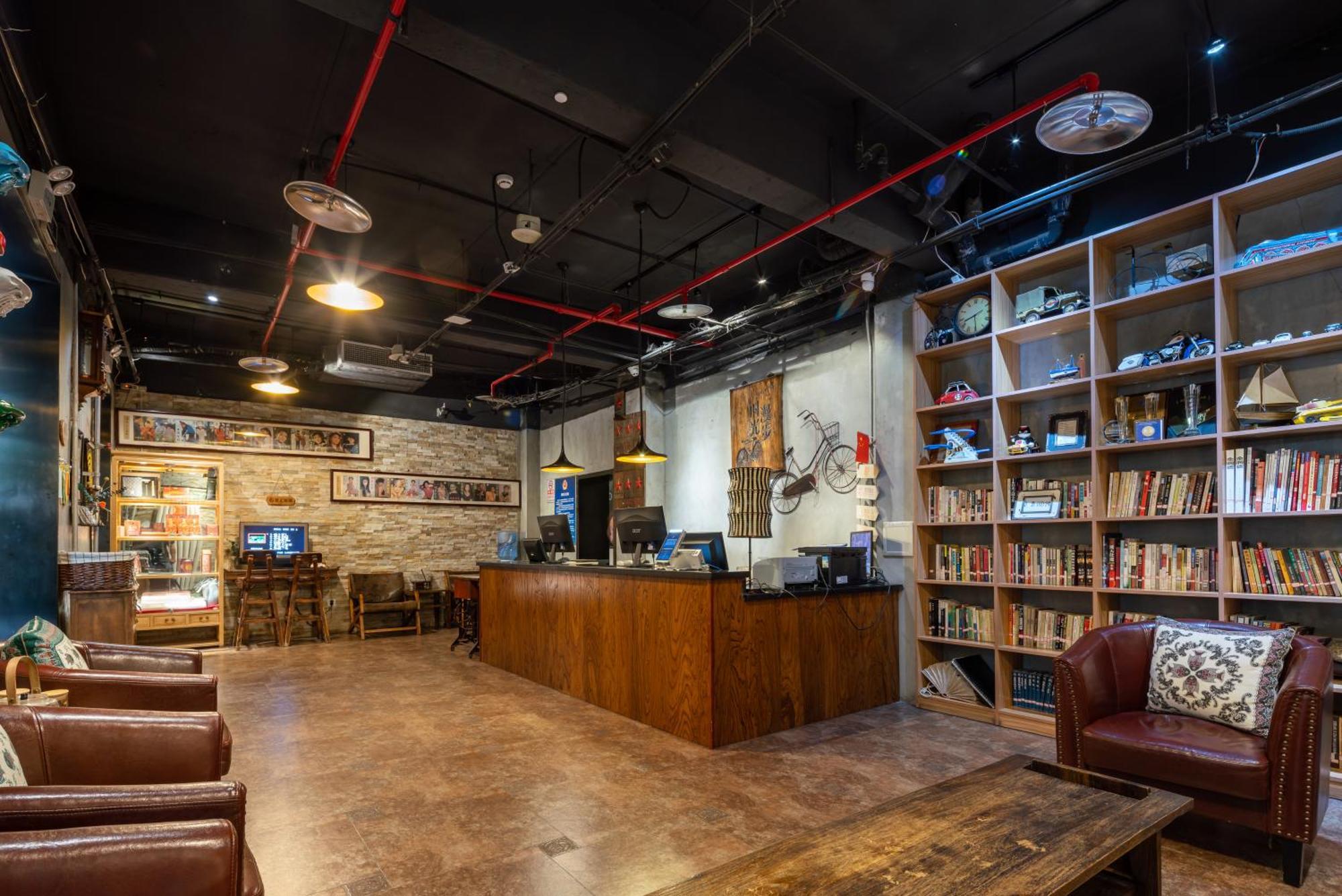 Time Traveller Hotel- Near Beijing Yonghe Lama Temple, Ghost Street, Beihai Park, Jingshan Park, Drum Tower, Houhai Bar Street, Tian'Anmen Square, Located In Beijing Traditional Hutongs, 5 Minutes Away From Subway, Free Laundry Serive Exterior foto
