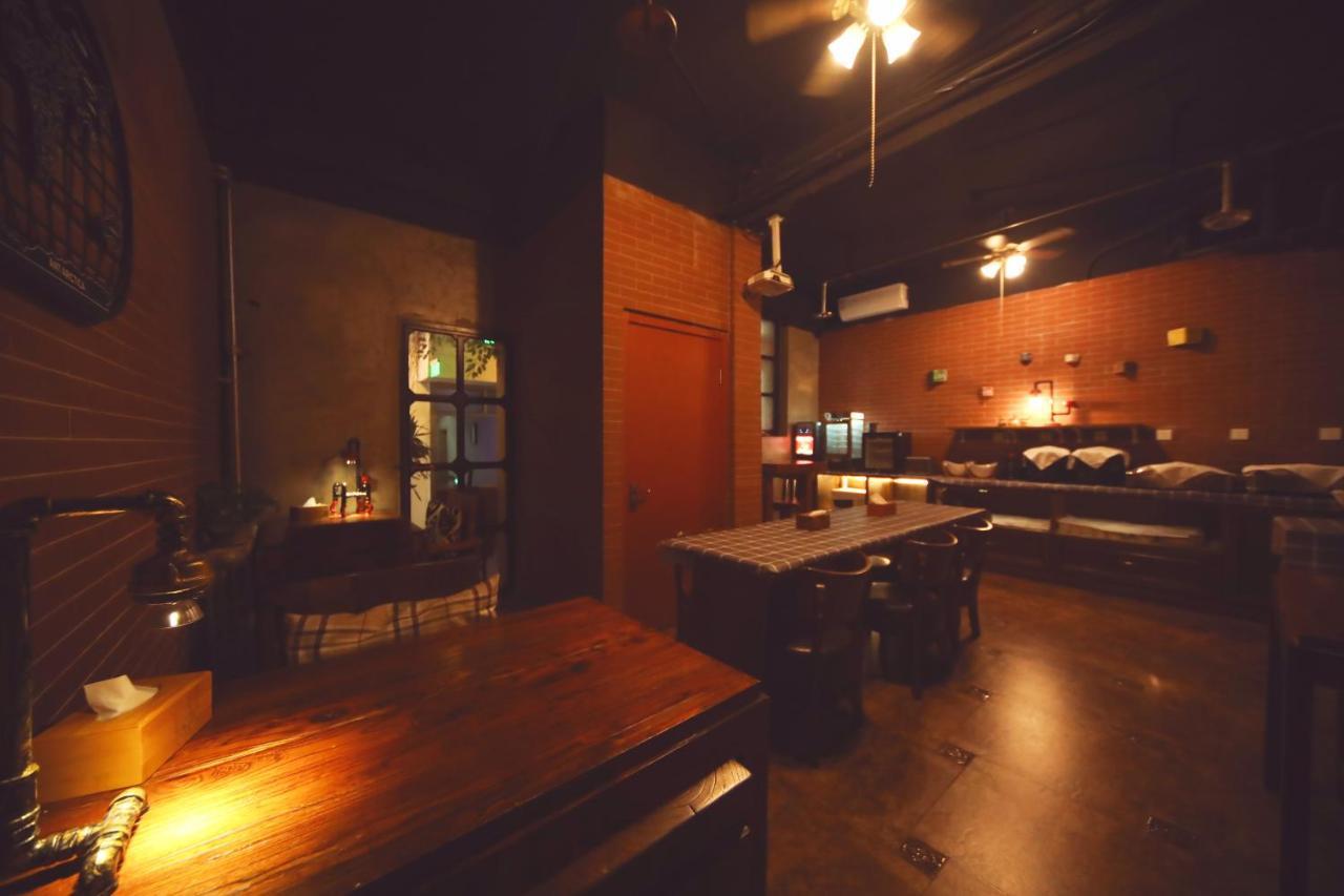 Time Traveller Hotel- Near Beijing Yonghe Lama Temple, Ghost Street, Beihai Park, Jingshan Park, Drum Tower, Houhai Bar Street, Tian'Anmen Square, Located In Beijing Traditional Hutongs, 5 Minutes Away From Subway, Free Laundry Serive Exterior foto