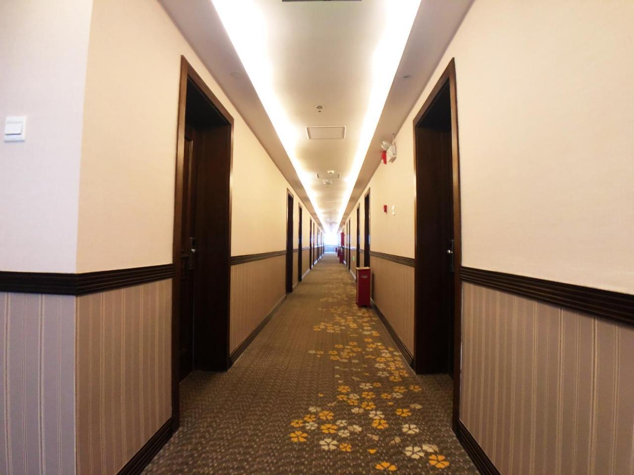 Time Traveller Hotel- Near Beijing Yonghe Lama Temple, Ghost Street, Beihai Park, Jingshan Park, Drum Tower, Houhai Bar Street, Tian'Anmen Square, Located In Beijing Traditional Hutongs, 5 Minutes Away From Subway, Free Laundry Serive Exterior foto