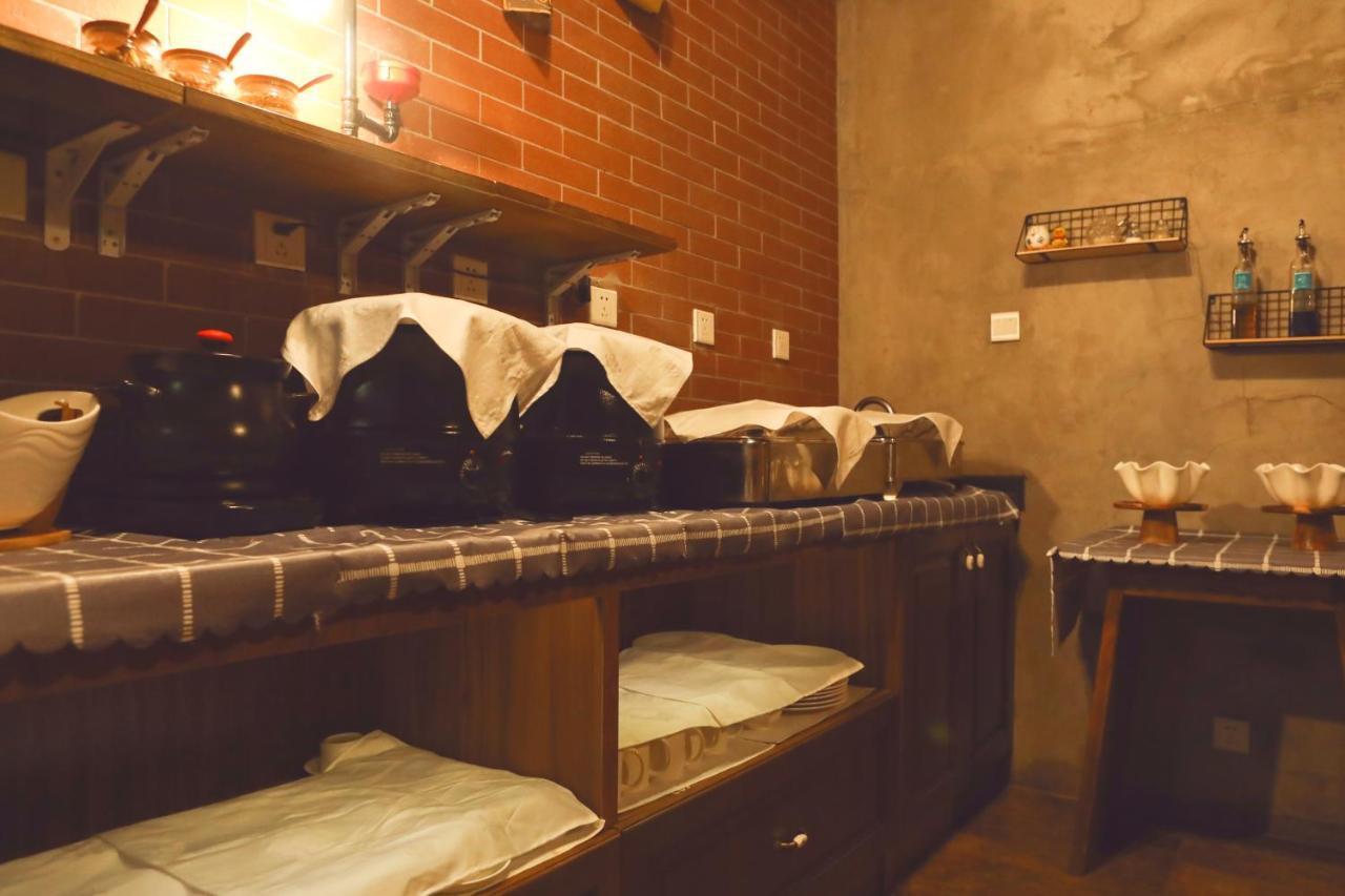 Time Traveller Hotel- Near Beijing Yonghe Lama Temple, Ghost Street, Beihai Park, Jingshan Park, Drum Tower, Houhai Bar Street, Tian'Anmen Square, Located In Beijing Traditional Hutongs, 5 Minutes Away From Subway, Free Laundry Serive Exterior foto